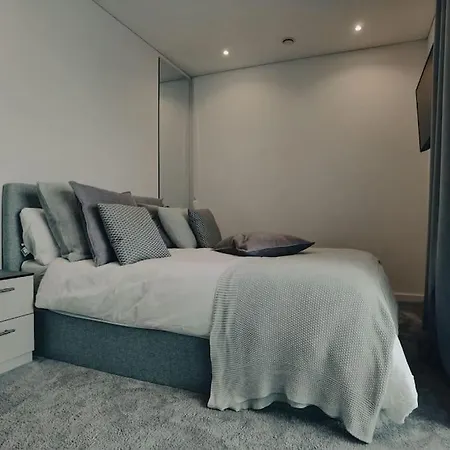 Brand New In Center. Apartament