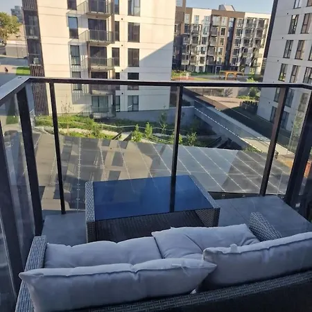 Brand New In Center. Appartement *